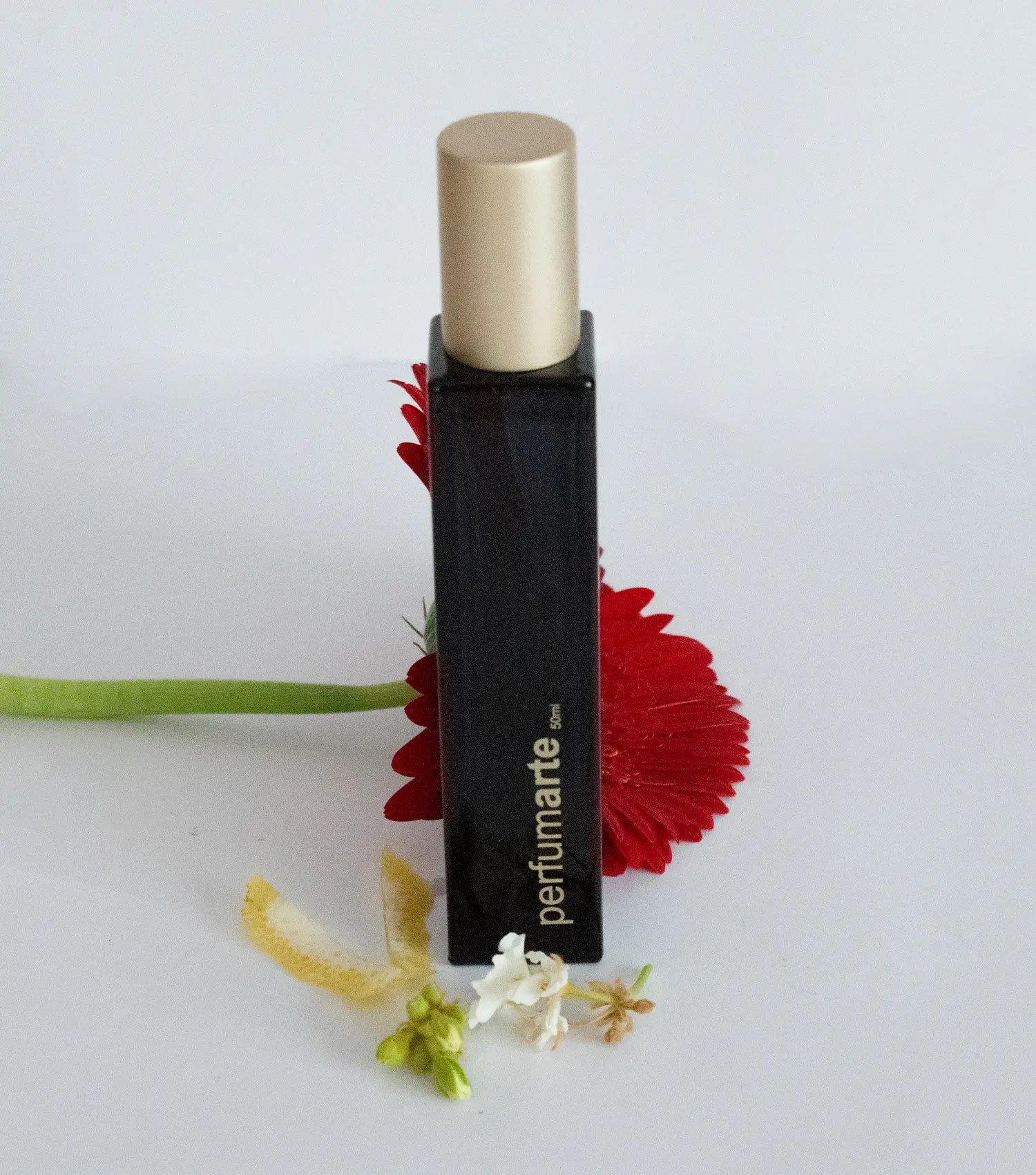 Envase de perfume Pétalos de Jazmín (GUB) de 50 ml con segunda composición de elementos 