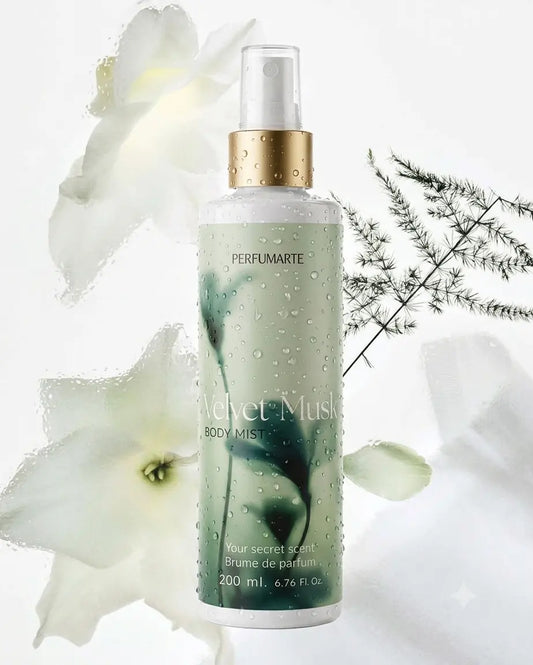 Envase de Body Mist Velvet Musk de 200ml con composición de elementos